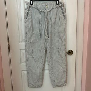 American Eagle white pants with blue stripe